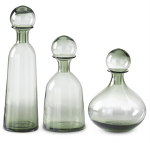 Load image into Gallery viewer, GRN GLS VASE W STOPR
