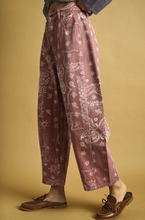 Load image into Gallery viewer, BERRY ROUGE PAISLEY JEANS
