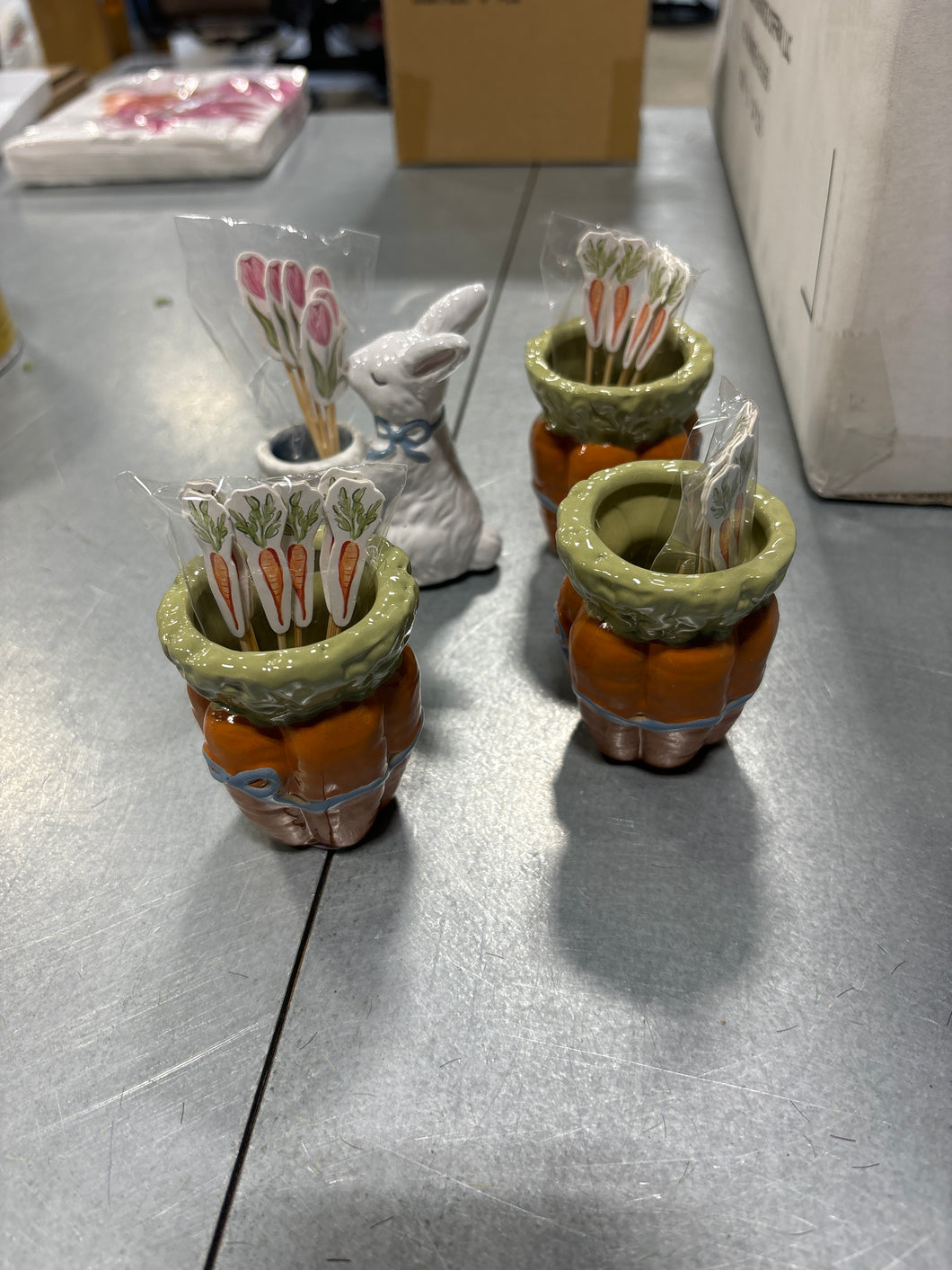 EASTER TP HOLDER
