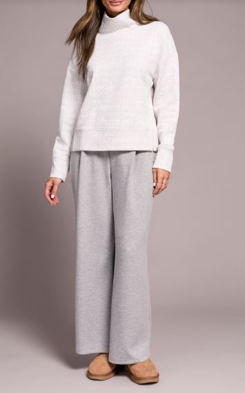 L/S FUNNEL NECK TOP