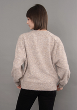 Load image into Gallery viewer, BEIGE HENLY SWEATR
