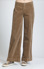 Load image into Gallery viewer, CAMEL RETRO PANT
