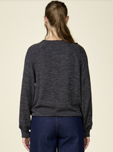 Load image into Gallery viewer, BLK BUBBLE HEM PULLOVR
