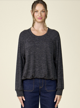 Load image into Gallery viewer, BLK BUBBLE HEM PULLOVR
