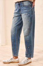 Load image into Gallery viewer, AUDREY PEARL STUD JEANS
