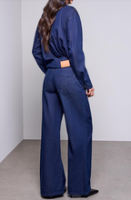 Load image into Gallery viewer, AUDREY WIDE LG JEANS
